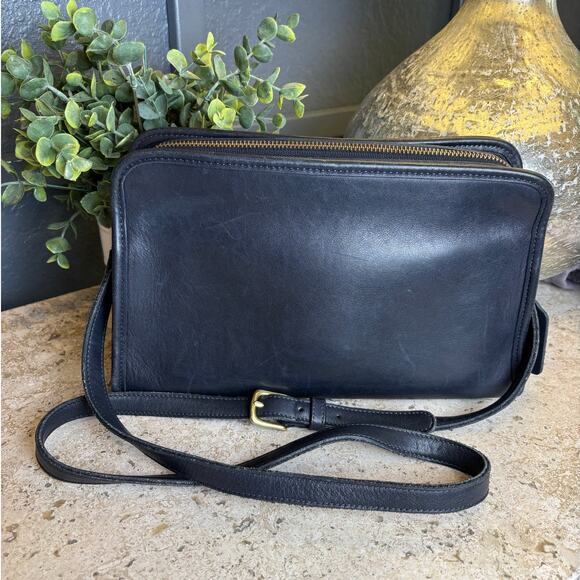Coach Black Sutton 90s Vintage 9914 Leather Crossbody Shoulderbag Purse Handbag - Picture 1 of 7